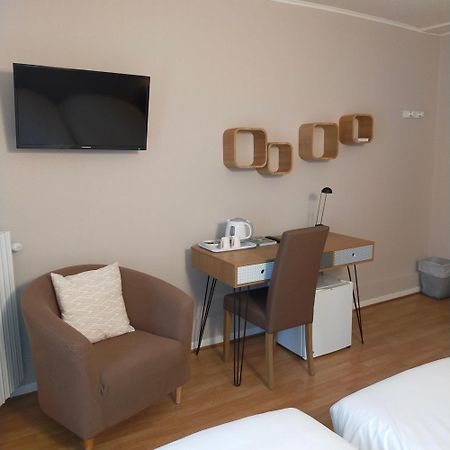 Hotel Les Alpes Allevard Bagian luar foto